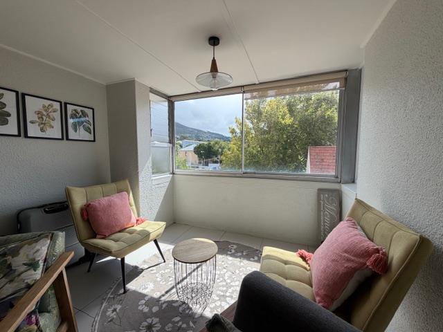 To Let 2 Bedroom Property for Rent in Oranjezicht Western Cape
